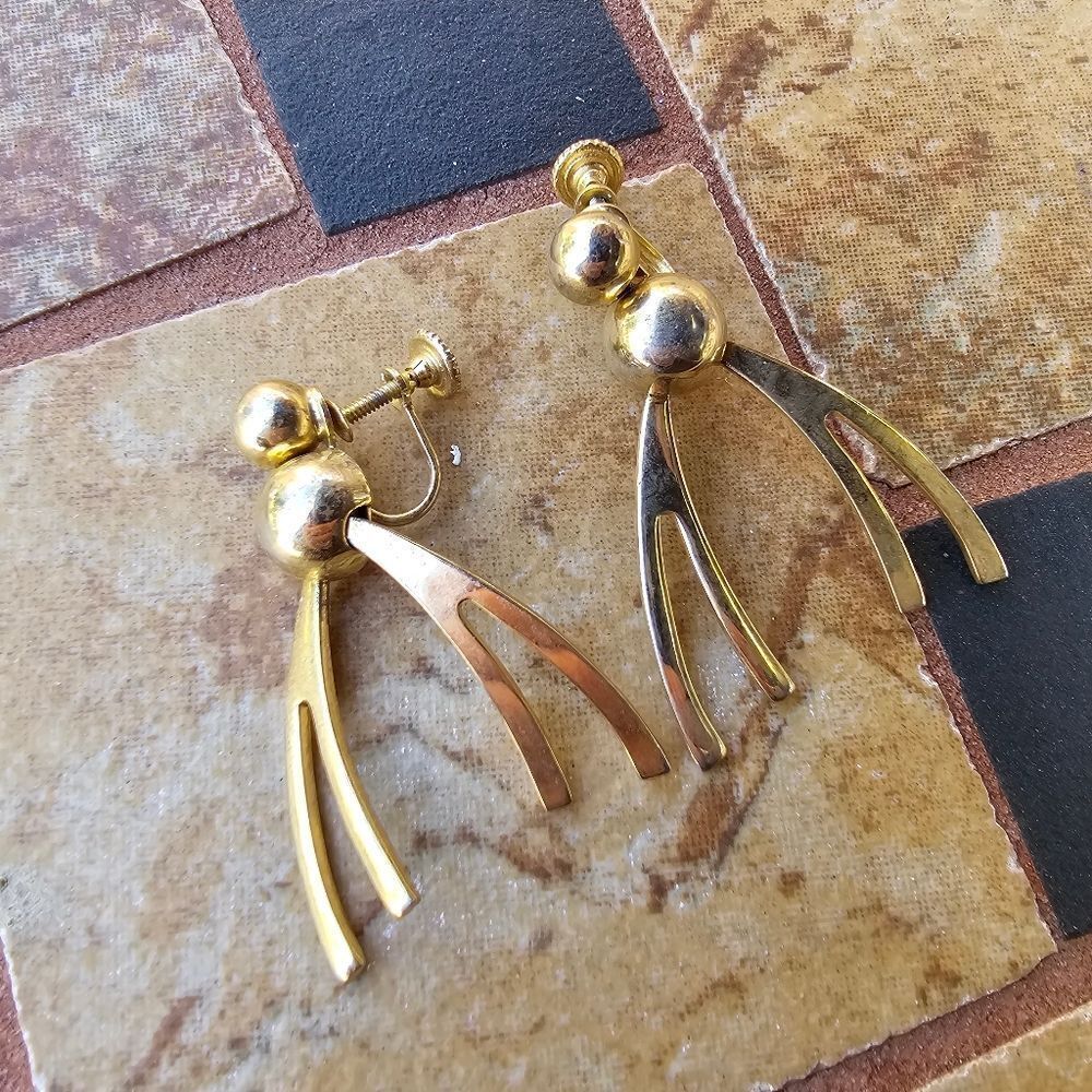 Vintage earrings, Dangle Gold Screwback Earrings
